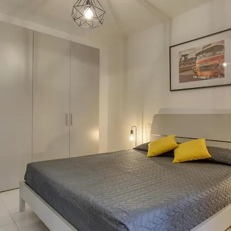 Luxury 2br Just Off Sliema Promenade Gzira